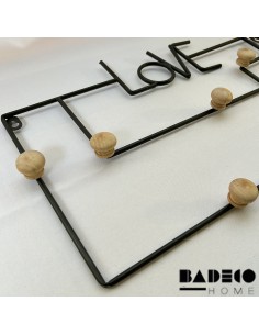 Perchero Love Metalico con Botones de Madera cod 501215 2